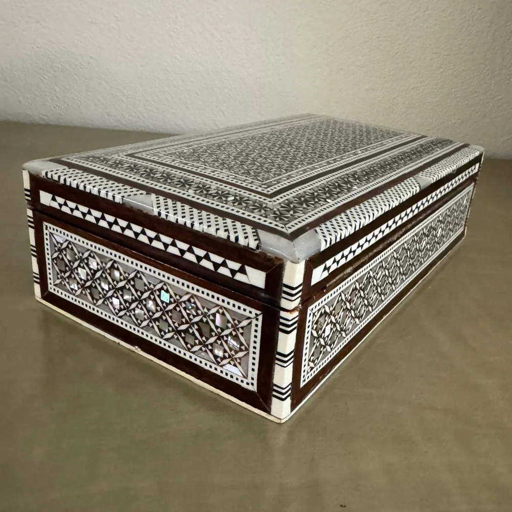Moorish Handcrafted Middle Eastern Mosaic Inlaid Decorative Hinged Box - Picture 5 of 16